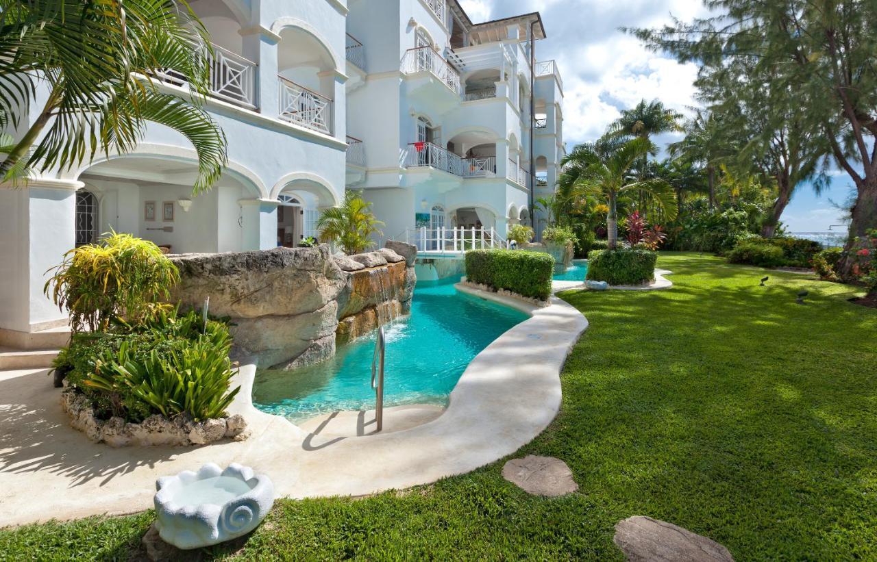 Old Trees, Halcyon Villa Paynes Bay Exterior photo